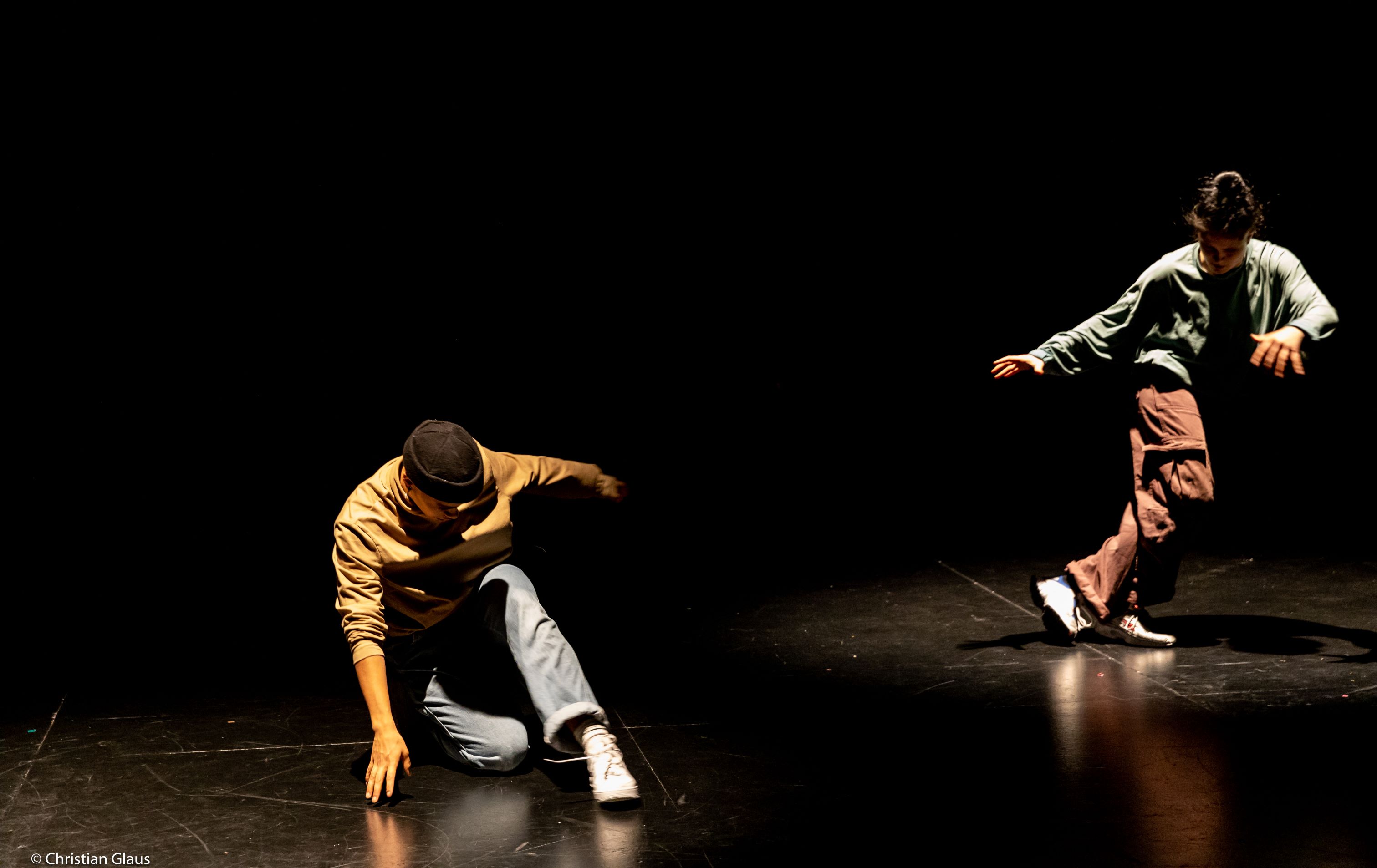 Foto: Aus dem Stück "B-Girl Battles" von FLUX crew, Foto von Christian Glaus